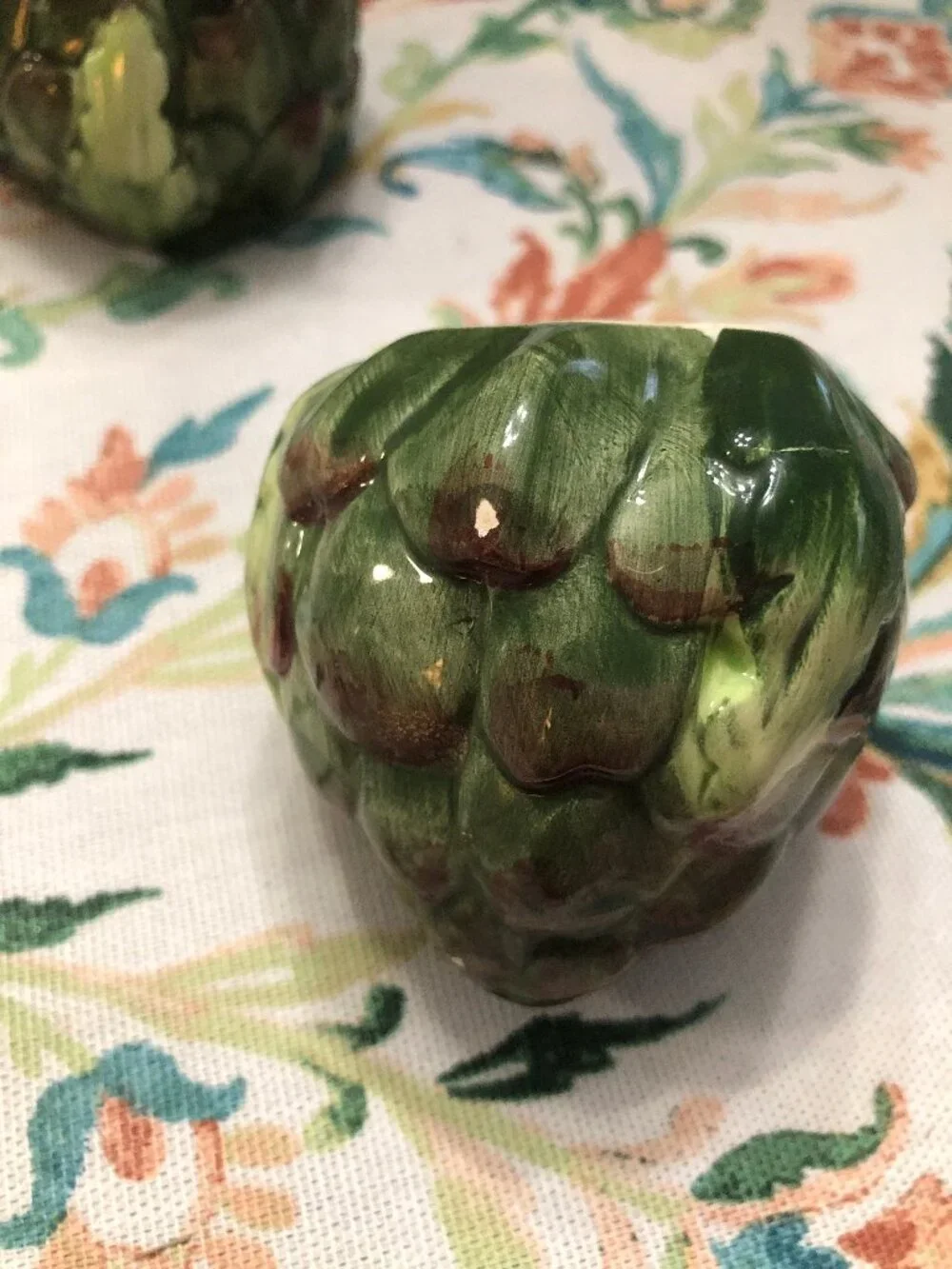WBI Artichoke Salt & Pepper Shakers